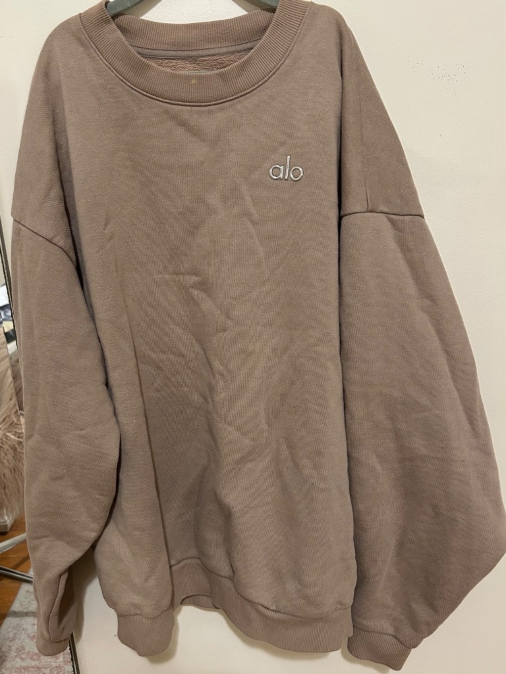 Alo sweatshirt